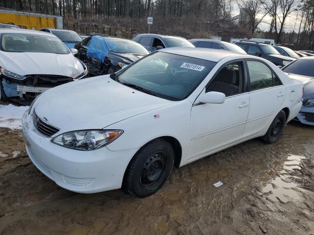 4T1BE32K75U566596 - 2005 TOYOTA CAMRY LE WHITE photo 1