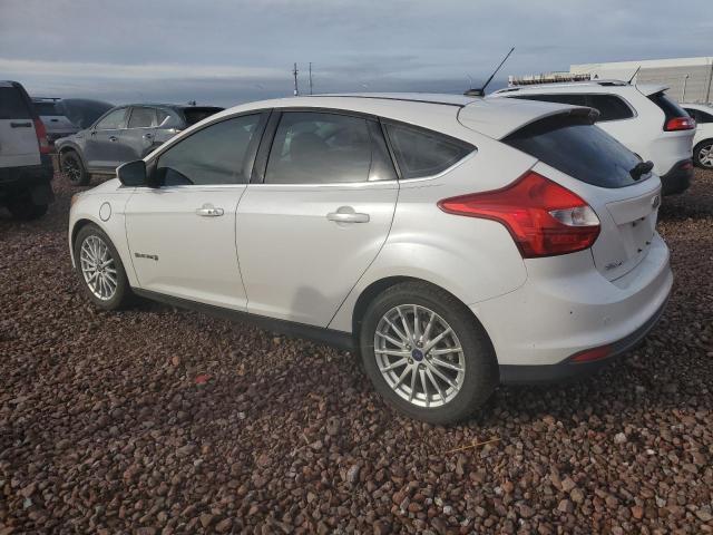 1FADP3R46EL300156 - 2014 FORD FOCUS BEV WHITE photo 2