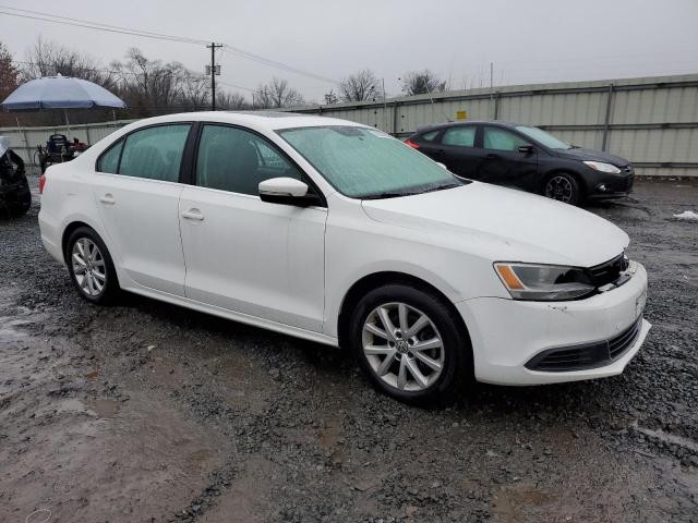 3VWD17AJ7EM373102 - 2014 VOLKSWAGEN JETTA SE WHITE photo 4