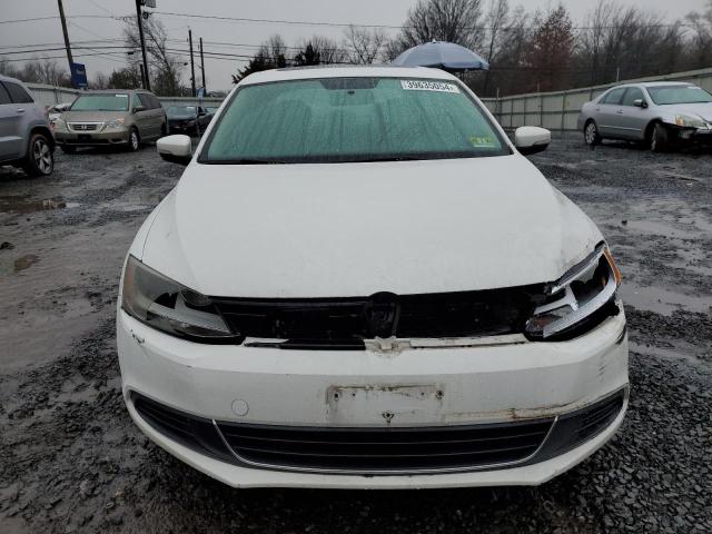 3VWD17AJ7EM373102 - 2014 VOLKSWAGEN JETTA SE WHITE photo 5