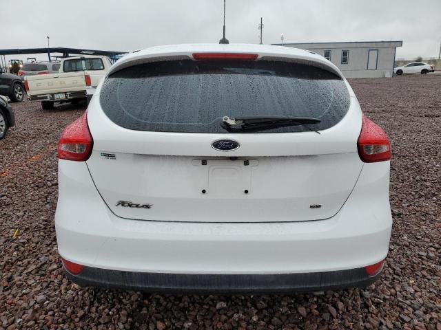 1FADP3K26JL250684 - 2018 FORD FOCUS SE WHITE photo 6