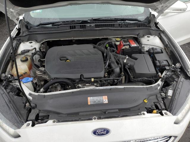 1FA6P0HD4G5134302 - 2016 FORD FUSION SE WHITE photo 11