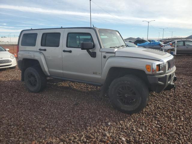 5GTDN136868199648 - 2006 HUMMER H3 GRAY photo 4