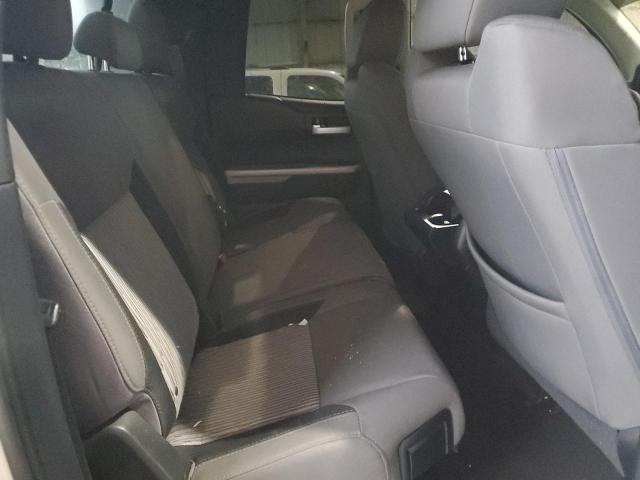 5TFRW5F1XHX212538 - 2017 TOYOTA TUNDRA DOUBLE CAB SR/SR5 WHITE photo 10