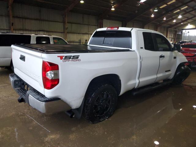 5TFRW5F1XHX212538 - 2017 TOYOTA TUNDRA DOUBLE CAB SR/SR5 WHITE photo 3
