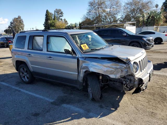 1C4NJRFB1FD347922 - 2015 JEEP PATRIOT LATITUDE GRAY photo 4