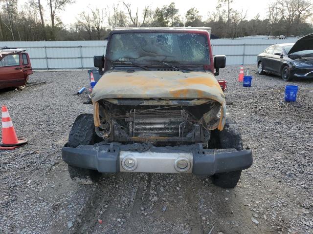 1C4BJWEGXDL674241 - 2013 JEEP WRANGLER U SAHARA RED photo 5