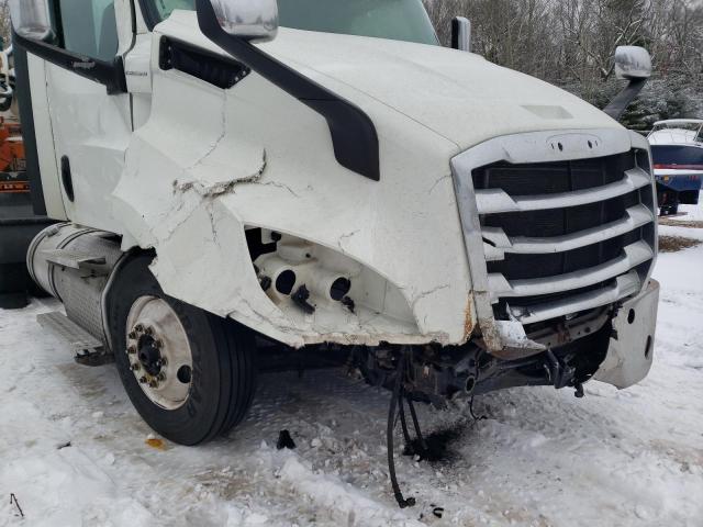 3AKBHSDV0LSLY5420 - 2020 FREIGHTLINER CASCADIA 1 WHITE photo 9