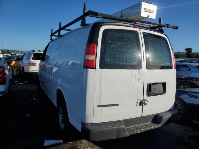 1GCHG35U261136466 - 2006 CHEVROLET EXPRESS G3 WHITE photo 2