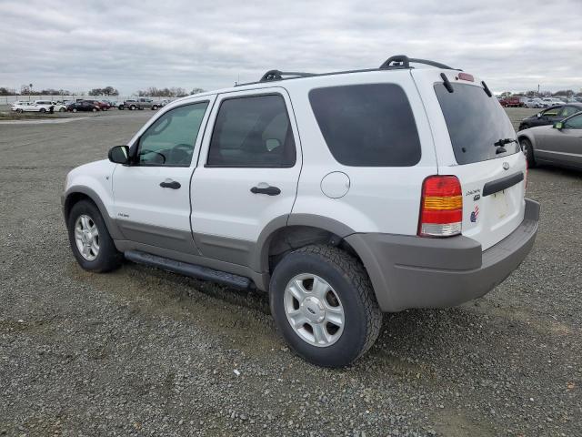 1FMYU03182KD22660 - 2002 FORD ESCAPE XLT WHITE photo 2