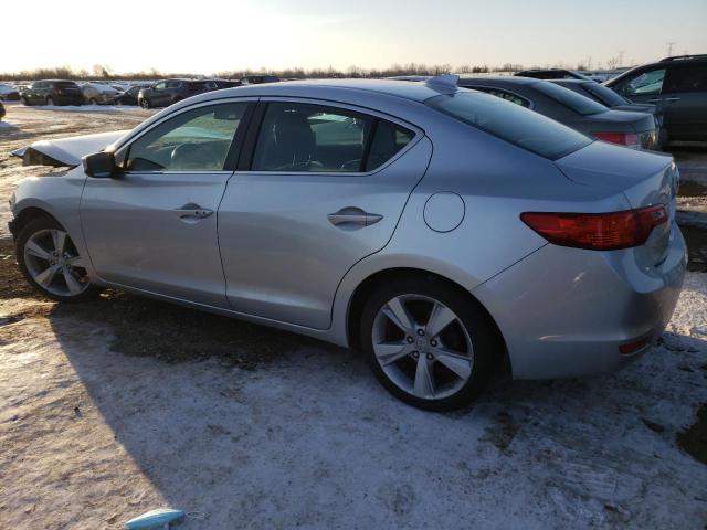 19VDE1F70DE003144 - 2013 ACURA ILX 20 TECH SILVER photo 2