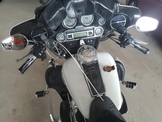 1HD1FC4187Y716954 - 2007 HARLEY-DAVIDSON FLHTCUI 白色 照片 9