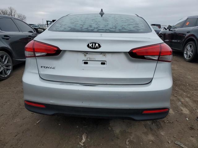 3KPFK4A77HE039890 - 2017 KIA FORTE LX SILVER photo 6