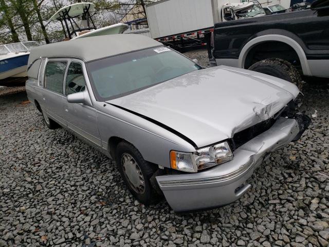 1GEEH90Y8XU500717 - 1999 CADILLAC COMMERCIAL SILVER photo 1