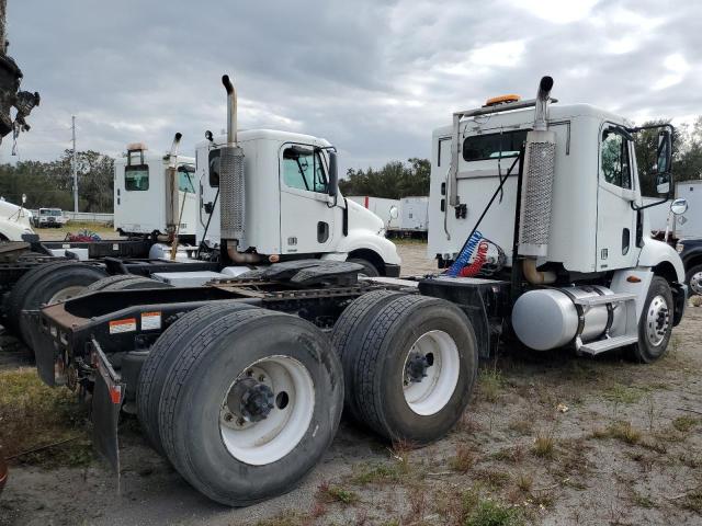 1FUJF0CV36LV07985 - 2006 FREIGHTLINER COLUMBIA 112 WHITE photo 4