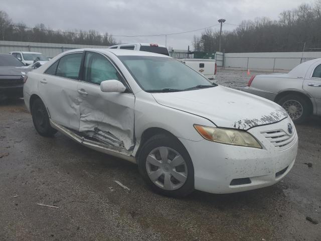 JTNBE46K673057222 - 2007 TOYOTA CAMRY CE WHITE photo 4