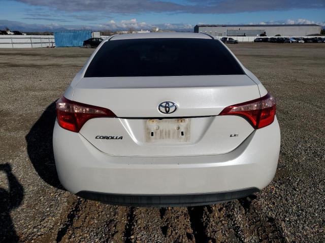 5YFBURHEXHP694649 - 2017 TOYOTA COROLLA L WHITE photo 6