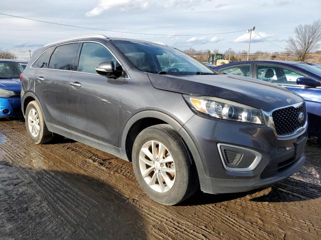 5XYPG4A52HG252639 - 2017 KIA SORENTO LX GRAY photo 4