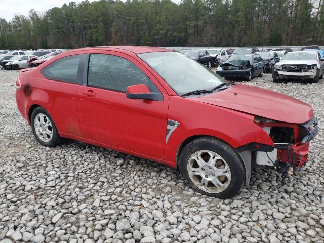 1FAHP33N78W138429 - 2008 FORD FOCUS SE RED photo 4