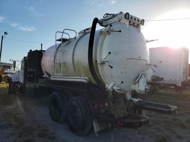 1M2P289C32M033957 - 2002 MACK 600 RD600 WHITE photo 3