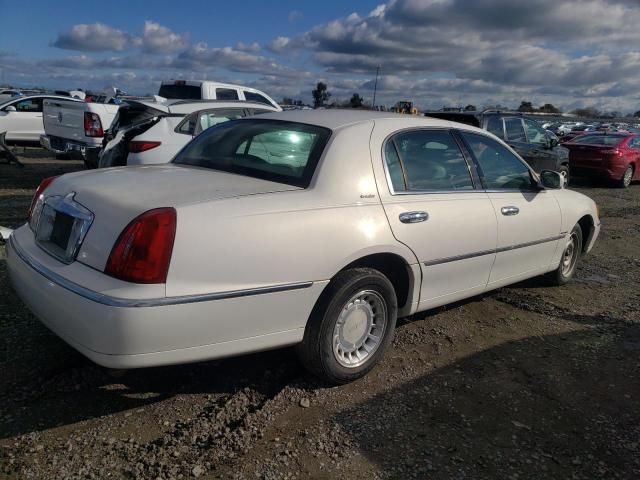 1LNHM81W0YY884930 - 2000 LINCOLN TOWN CAR EXECUTIVE WHITE photo 3