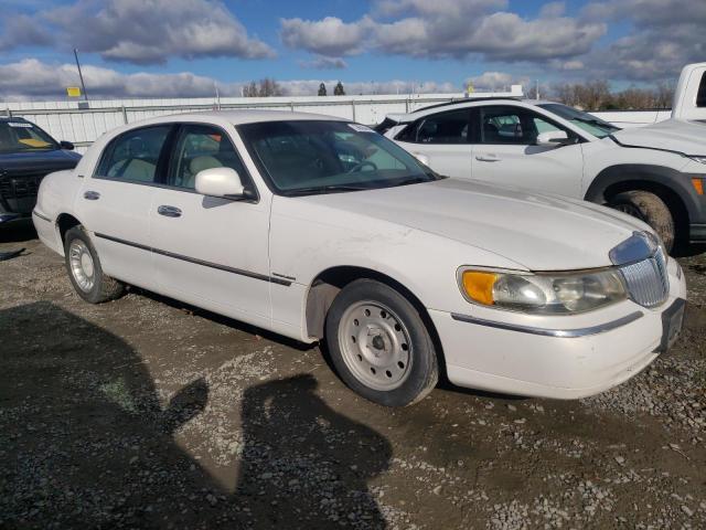 1LNHM81W0YY884930 - 2000 LINCOLN TOWN CAR EXECUTIVE WHITE photo 4