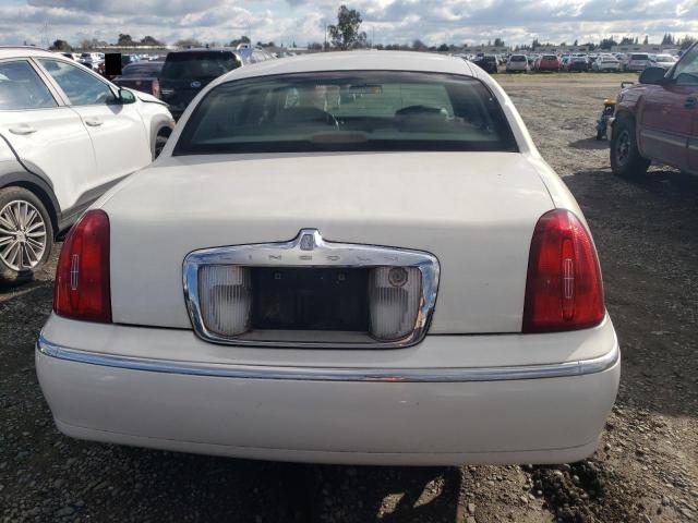 1LNHM81W0YY884930 - 2000 LINCOLN TOWN CAR EXECUTIVE WHITE photo 6