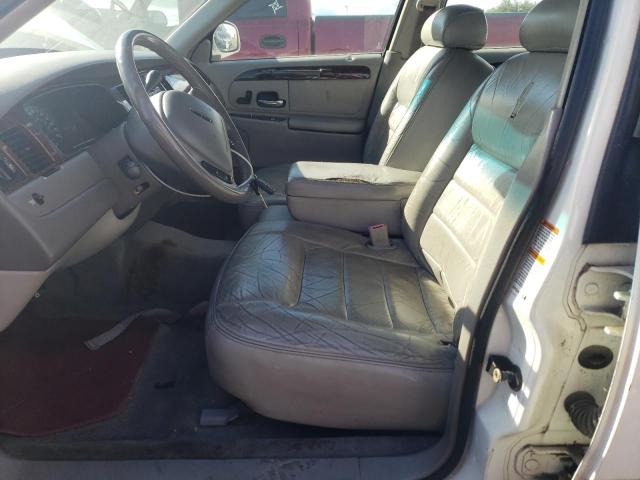 1LNHM81W0YY884930 - 2000 LINCOLN TOWN CAR EXECUTIVE WHITE photo 7