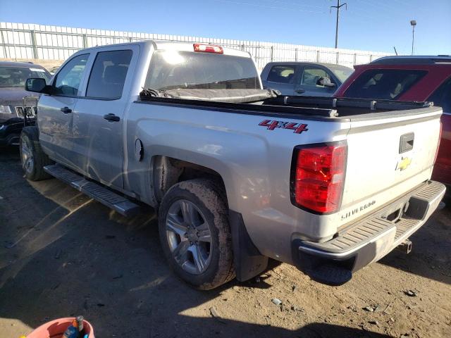 3GCUKPEC6JG537802 - 2018 CHEVROLET SILVERADO K1500 CUSTOM SILVER photo 2