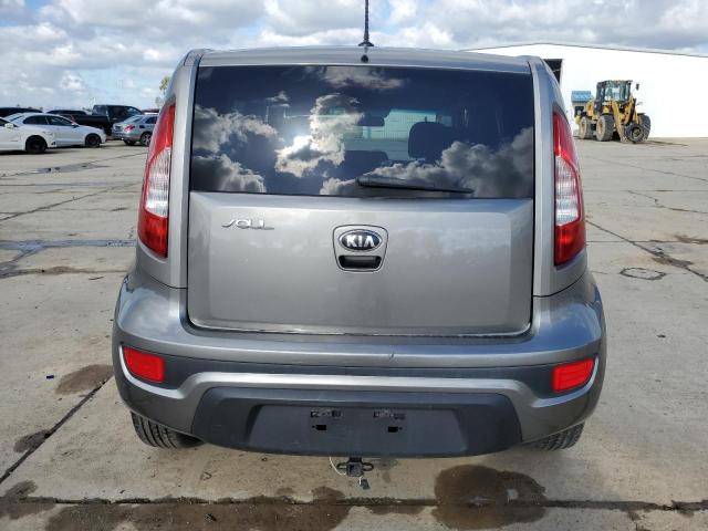 KNDJT2A61D7569589 - 2013 KIA SOUL + GRAY photo 6