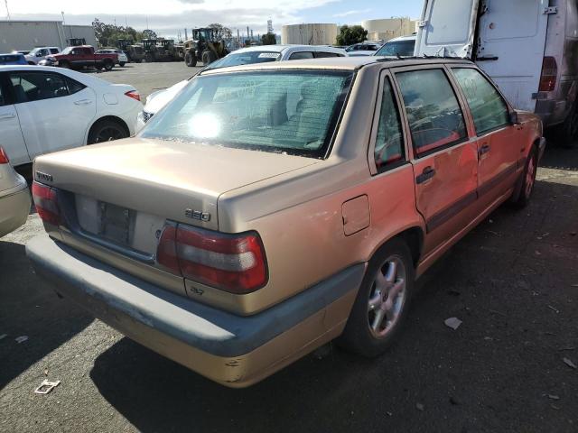 YV1LS5544T2291797 - 1996 VOLVO 850 BASE GOLD photo 3