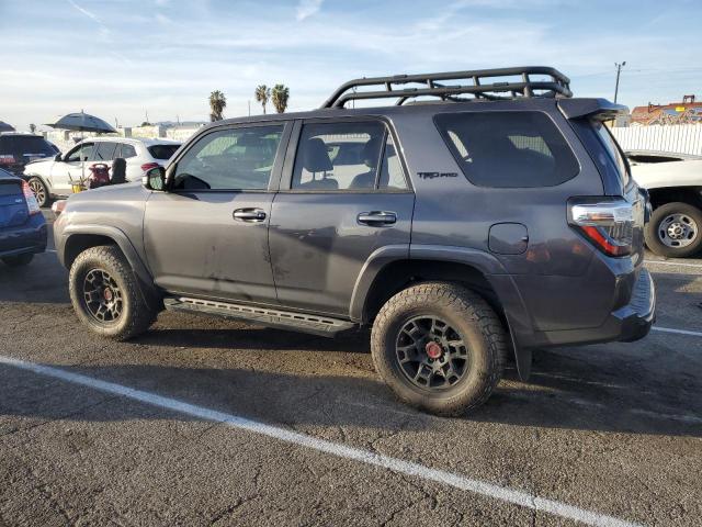 JTELU5JR4N6037130 - 2022 TOYOTA 4RUNNER SR5 PREMIUM GRAY photo 2