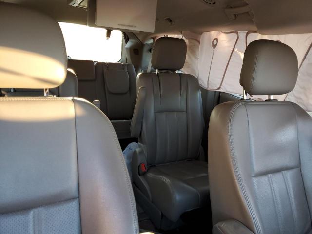 2C4RC1CG6CR412124 - 2012 CHRYSLER TOWN & COU TOURING L RED photo 10