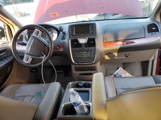 2C4RC1CG6CR412124 - 2012 CHRYSLER TOWN & COU TOURING L RED photo 8