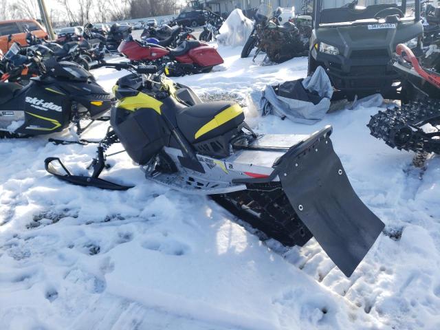 2BPSBMJA5JV000124 - 2018 SKI DOO MXZ YELLOW photo 3