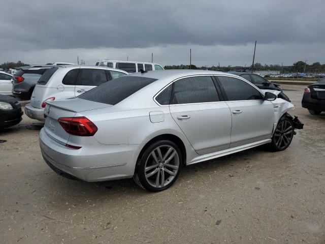 1VWDT7A37HC085162 - 2017 VOLKSWAGEN PASSAT R-LINE Gümüş foto 3