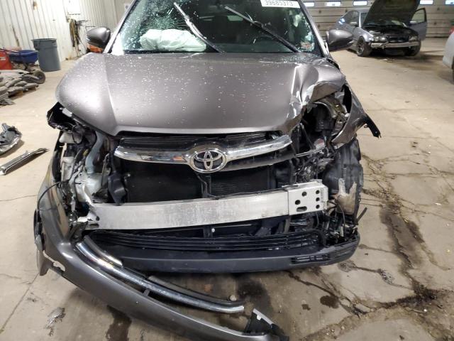 5TDBKRFHXGS277797 - 2016 TOYOTA HIGHLANDER LE GRAY photo 12