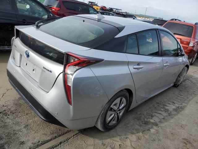 JTDKBRFUXH3048679 - 2017 TOYOTA PRIUS SILVER photo 3