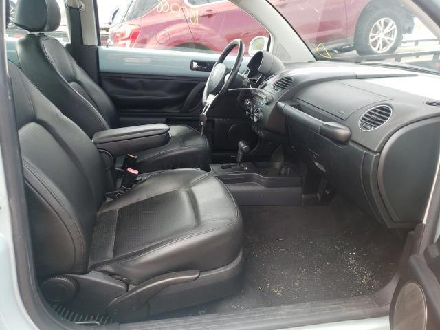 3VWRW3AG7AM036492 - 2010 VOLKSWAGEN NEW BEETLE Blau Foto 5