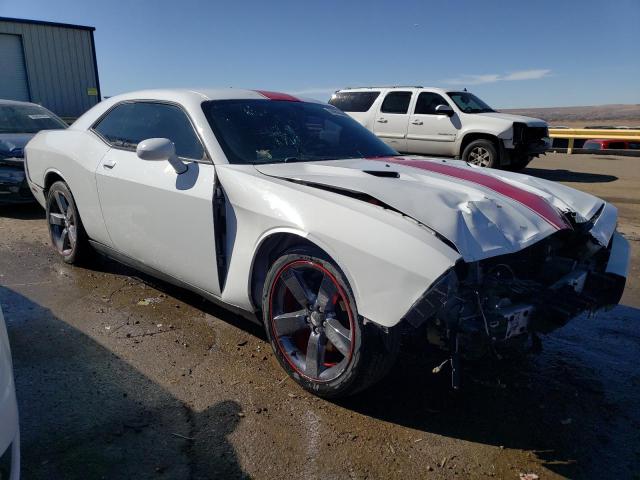 2C3CDYAG9EH106935 - 2014 DODGE CHALLENGER SXT WHITE photo 4