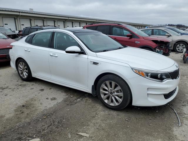 5XXGU4L35GG012119 - 2016 KIA OPTIMA EX WHITE photo 4