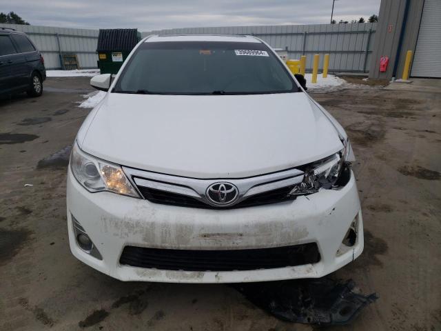 4T4BF1FK5CR220836 - 2012 TOYOTA CAMRY BASE WHITE photo 5