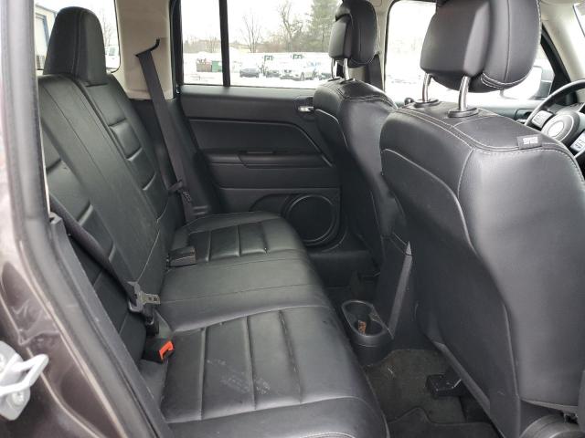 1C4NJPFA2GD783658 - 2016 JEEP PATRIOT LATITUDE GRAY photo 11