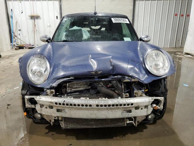 WMWRF33485TF60392 - 2005 MINI COOPER BLUE photo 5