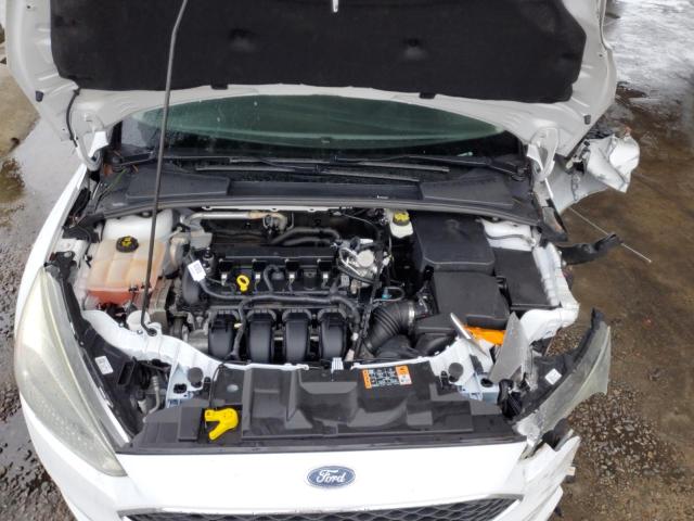 1FADP3F22HL286974 - 2017 FORD FOCUS SE WHITE photo 11