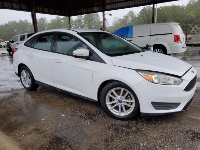 1FADP3F22HL286974 - 2017 FORD FOCUS SE WHITE photo 4