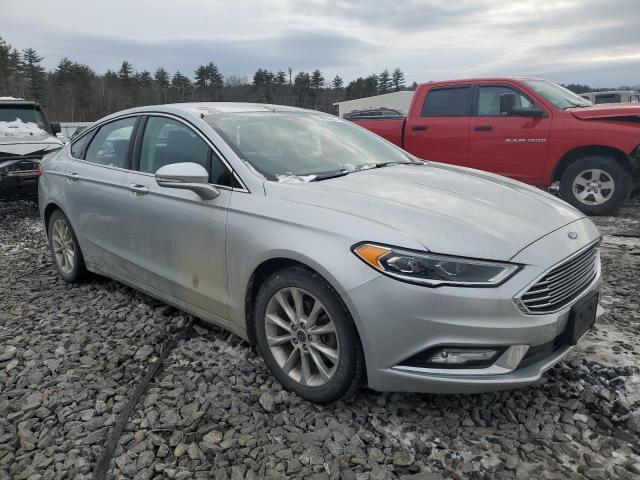 3FA6P0HD1HR111882 - 2017 FORD FUSION SE SILVER photo 4