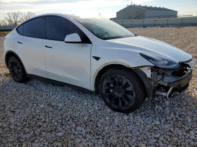 7SAYGAEE7NF336216 - 2022 TESLA MODEL Y WHITE photo 4