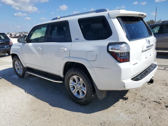 JTEZU5JR1G5139343 - 2016 TOYOTA 4RUNNER SR5 WHITE photo 2