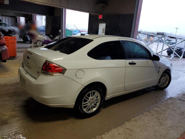 1FAHP33N38W248149 - 2008 FORD FOCUS SE WHITE photo 3